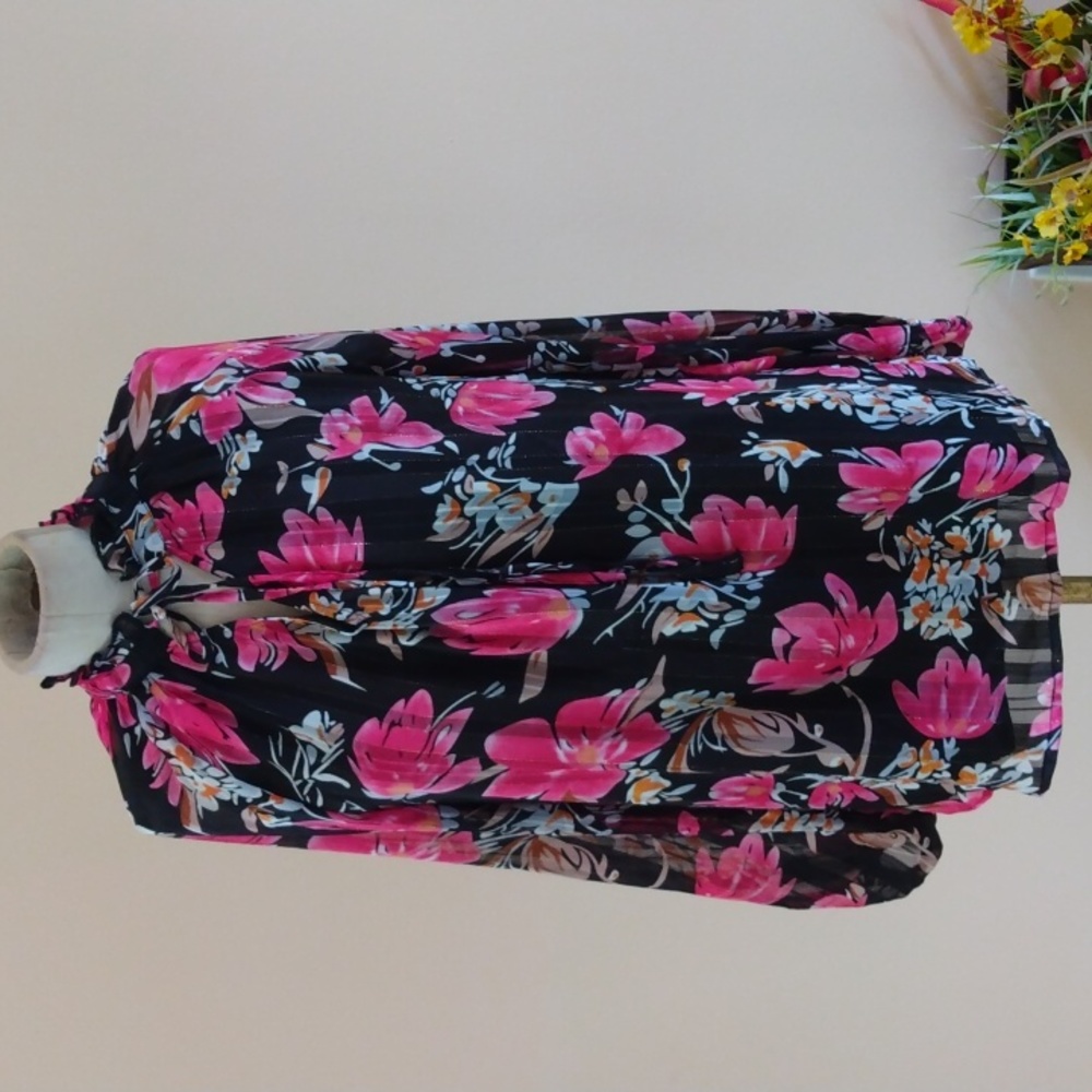 Maverick The Collection Colorful Top.